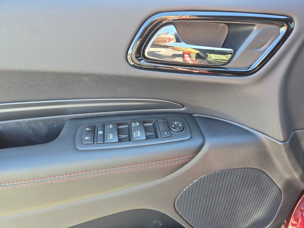 New 2025 Octane Red Pearl-Coat Exterior Paint Dodge R/T image 9