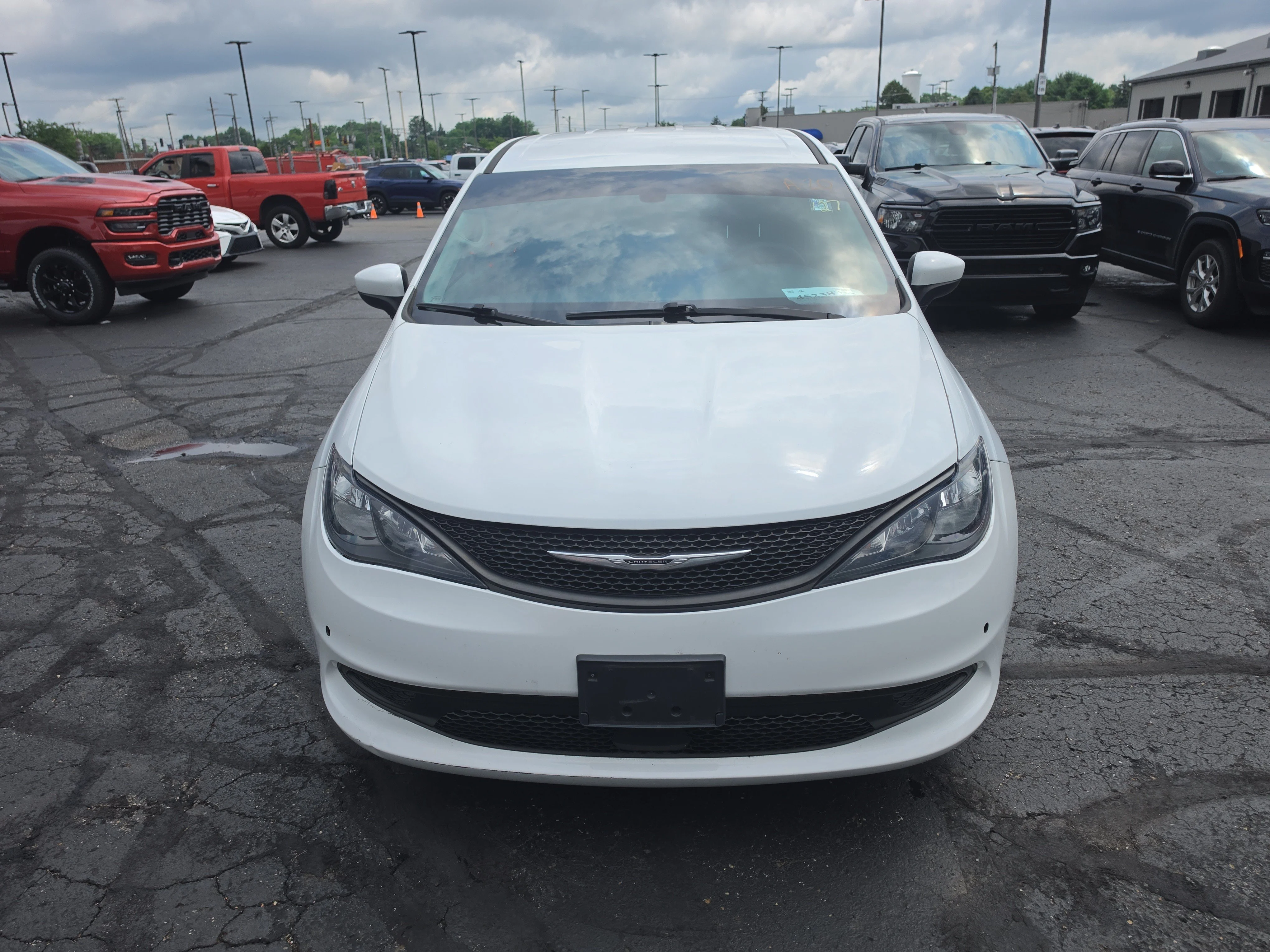 Used 2021 Bright White Clearcoat Chrysler LX image 8