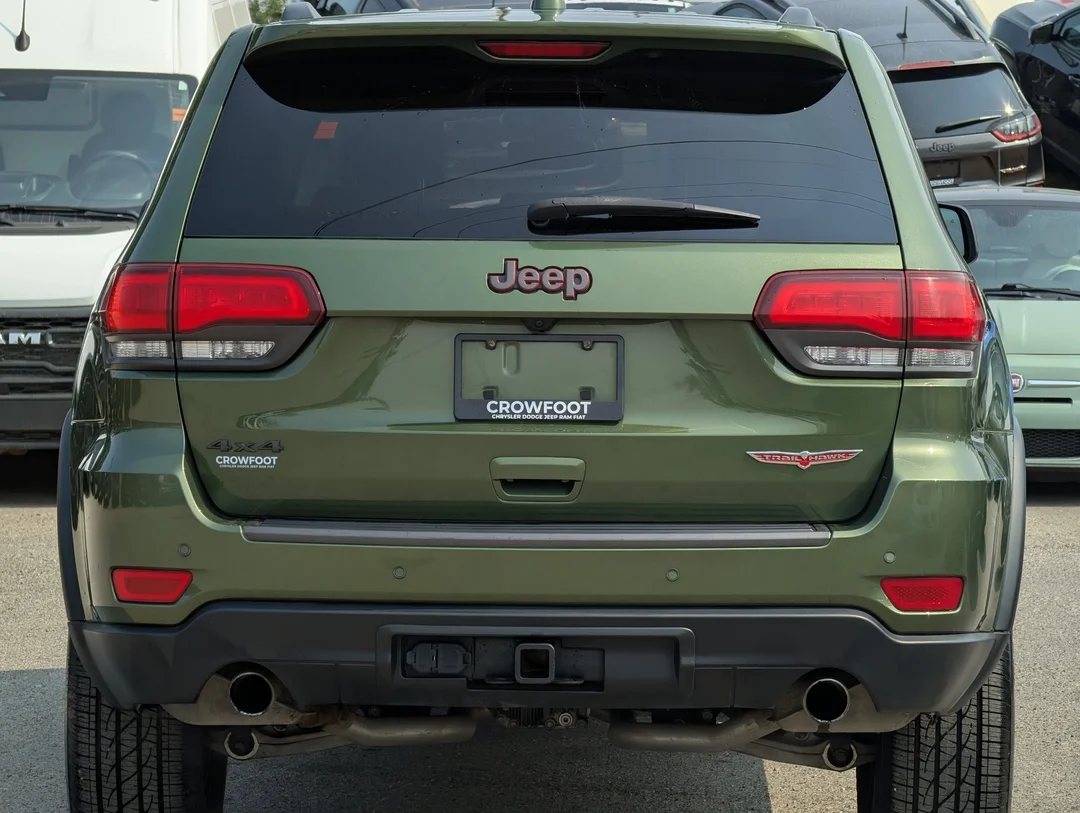 Used 2019 Green Jeep Trailhawk - - 4x4 - 5.7L HEMI V8 - Blind Spot Monitor - Backup Camera & More! image 7