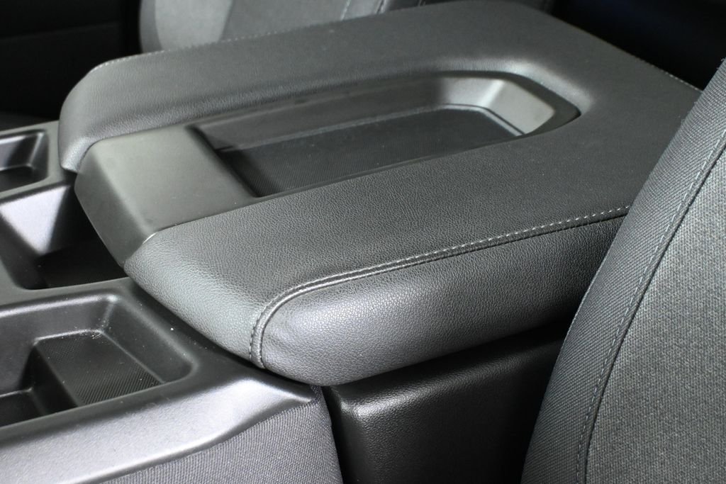 Used 2025 White GMC Elevation image 24