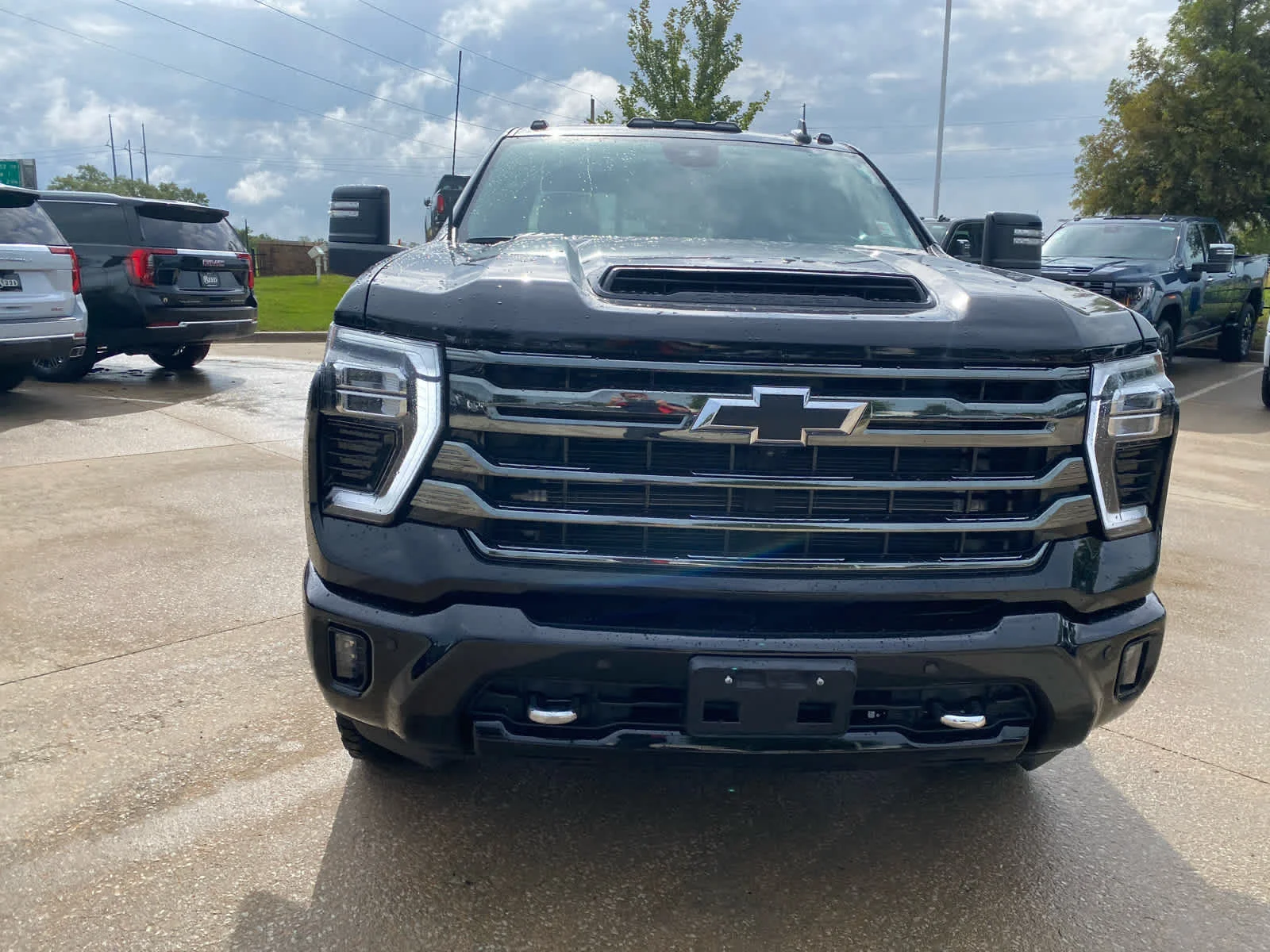 Used 2024 Black Chevrolet High Country image 3