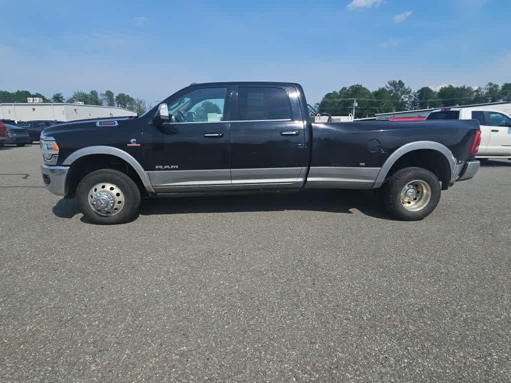 Used 2019 Diamond Black Crystal Pearlcoat Ram Laramie image 2