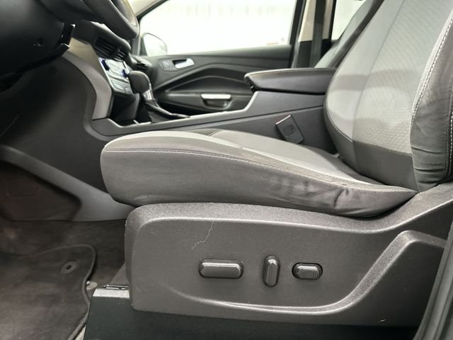 Used 2017 Gold Ford SE image 17