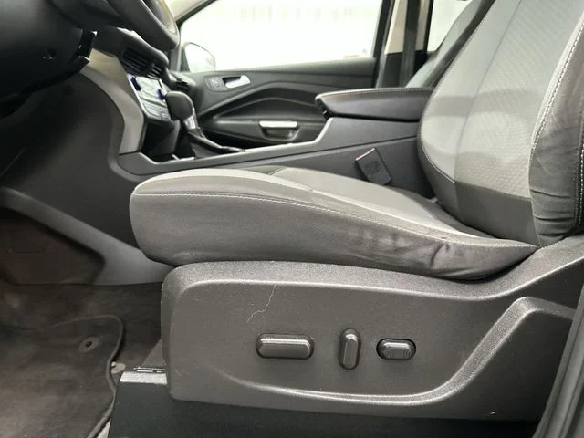 Used 2017 Gold Ford SE image 17