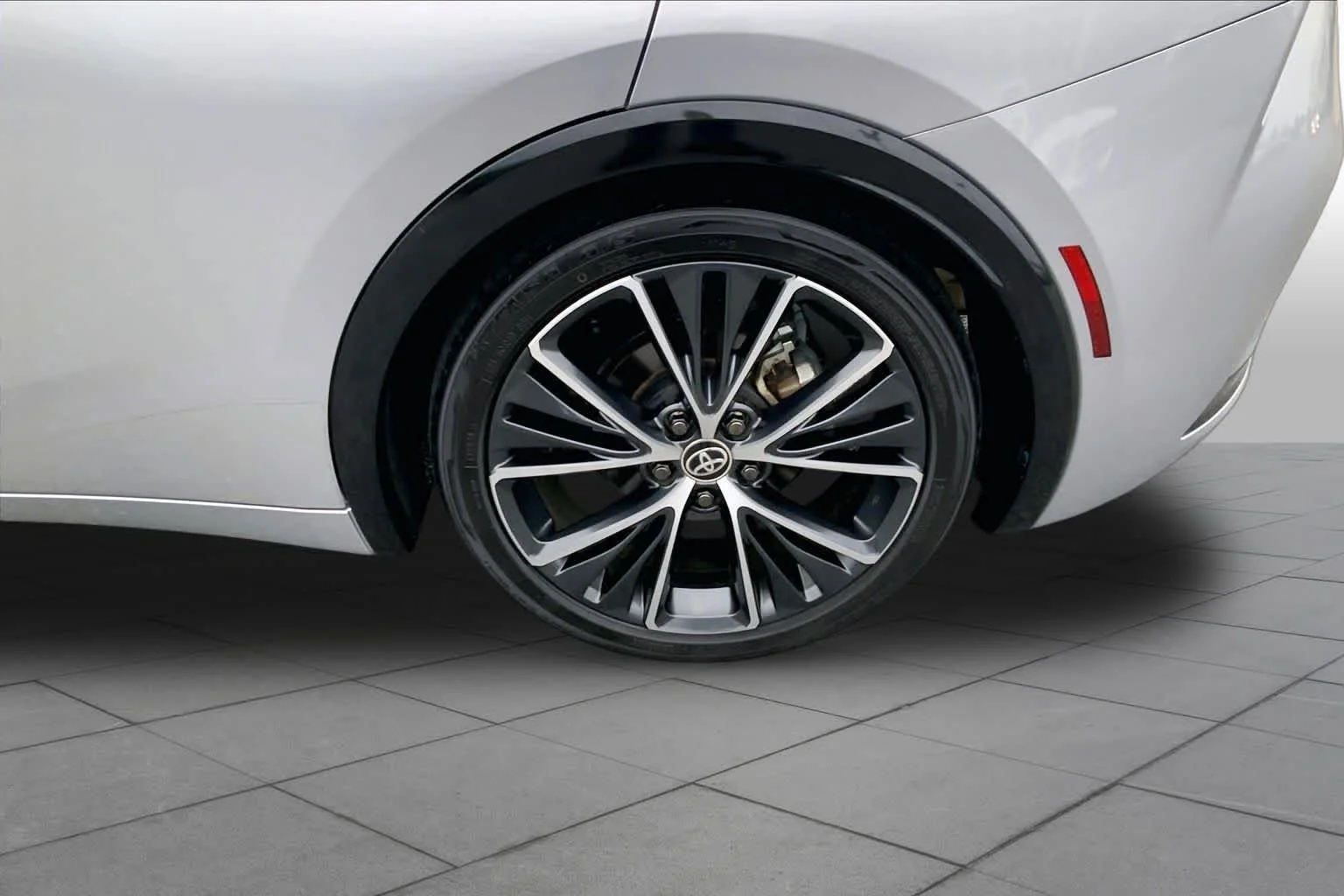 Used 2023 Cutting Edge Toyota XLE image 10