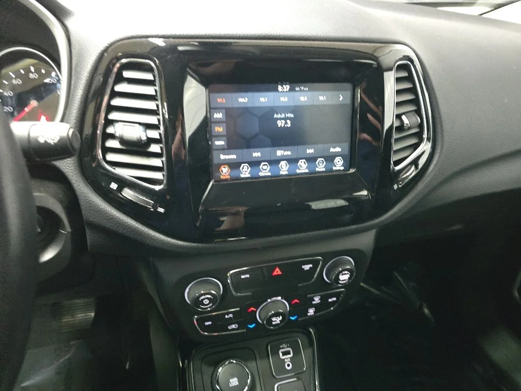 Used 2020 Gray Jeep Latitude image 25
