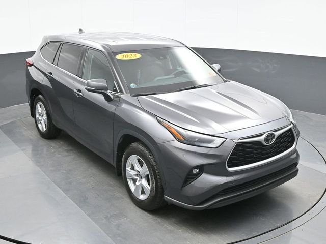 Used 2022 Gray Toyota LE image 14