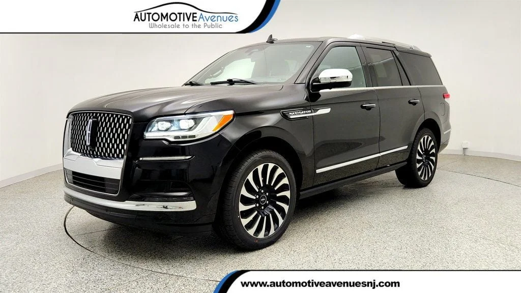 Used 2022 Infinite Black Metallic Clearcoat Lincoln Black Label 4x4 image 1