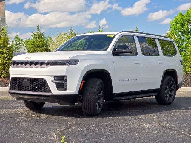 New 2026 Bright White Clear-Coat Exterior Paint Jeep Limited Altitude image 29