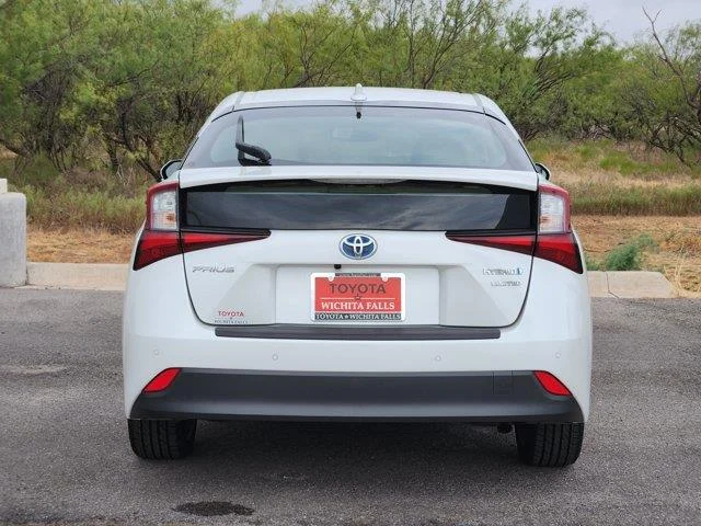 Used 2022 White . Toyota Limited image 6