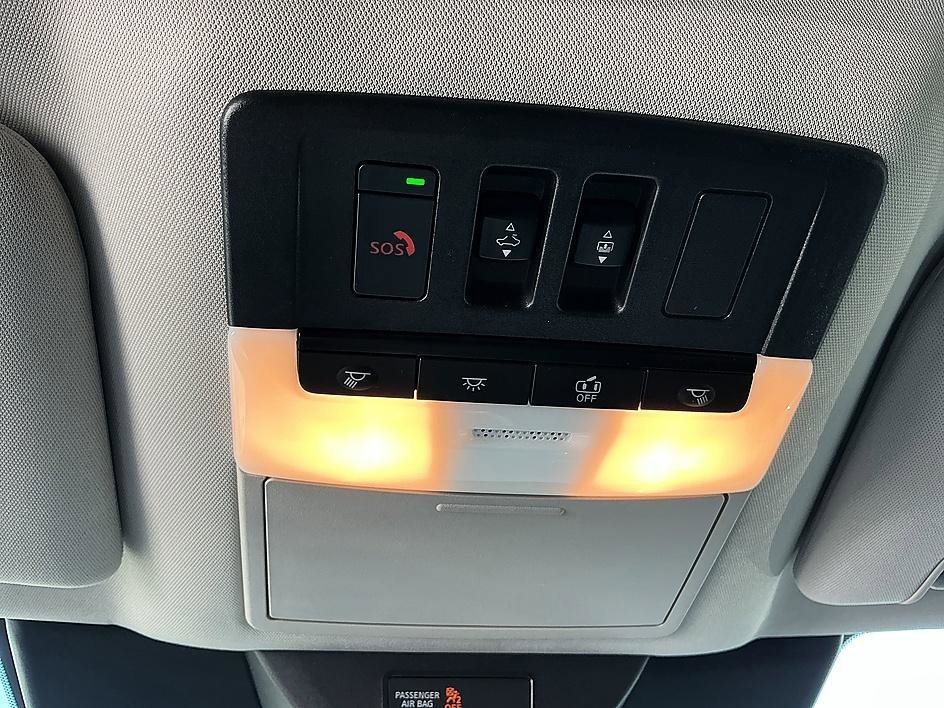 Used 2025 Gun Metallic Nissan Platinum image 22