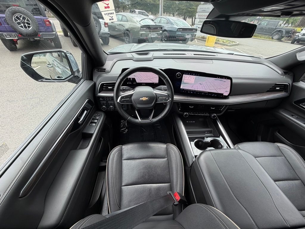 Used 2025 Gray Chevrolet Premier image 17