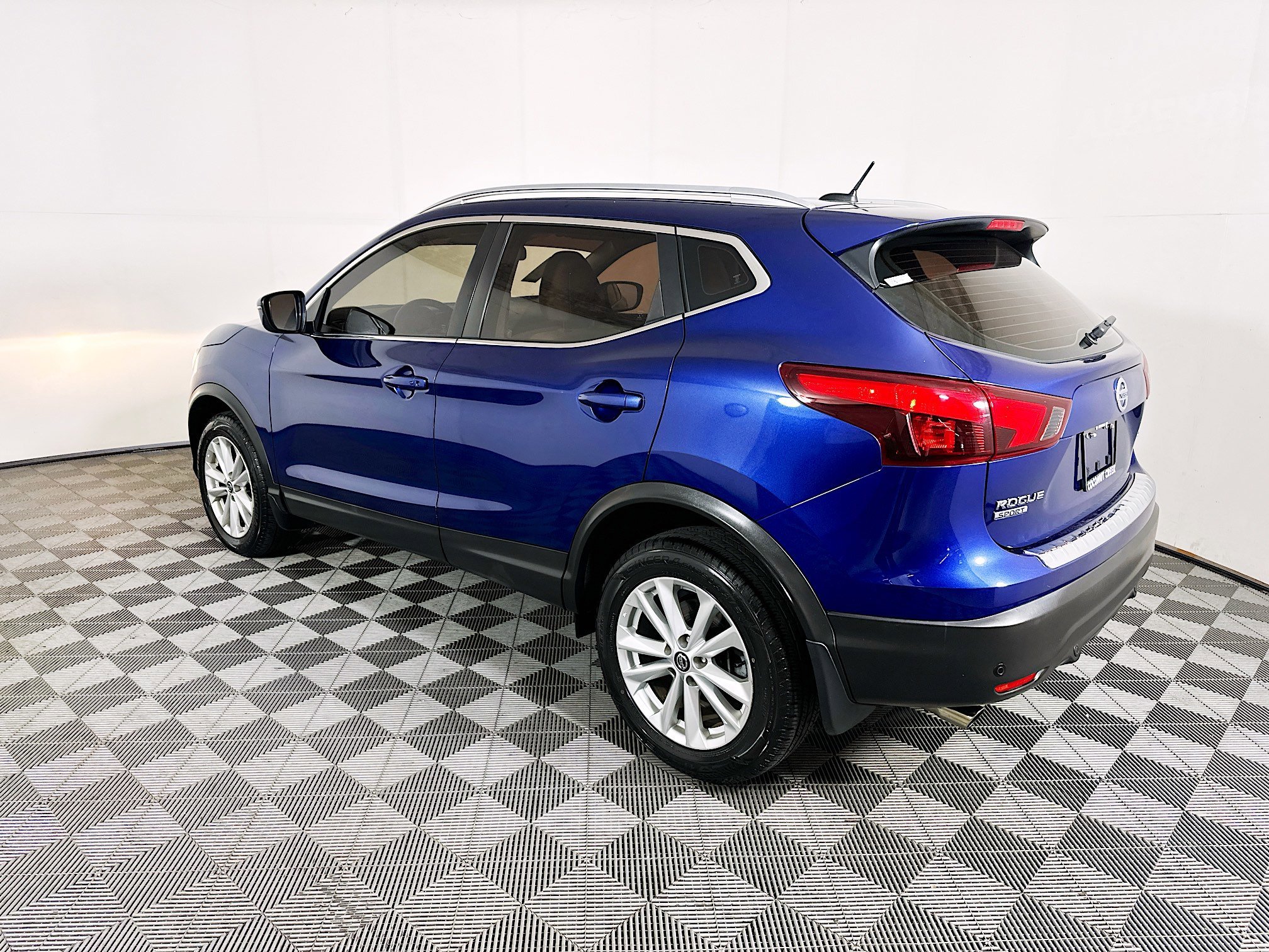 2019 Nissan Rogue thumbnail 7