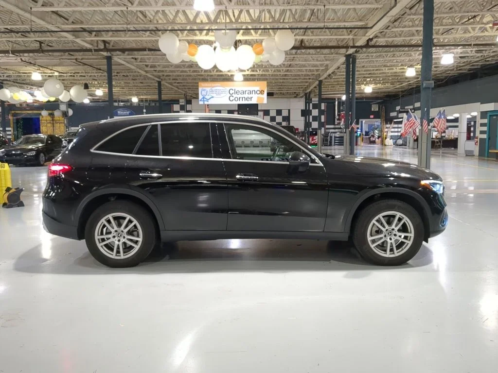 Used 2023 Black Mercedes-Benz GLC 300 image 7