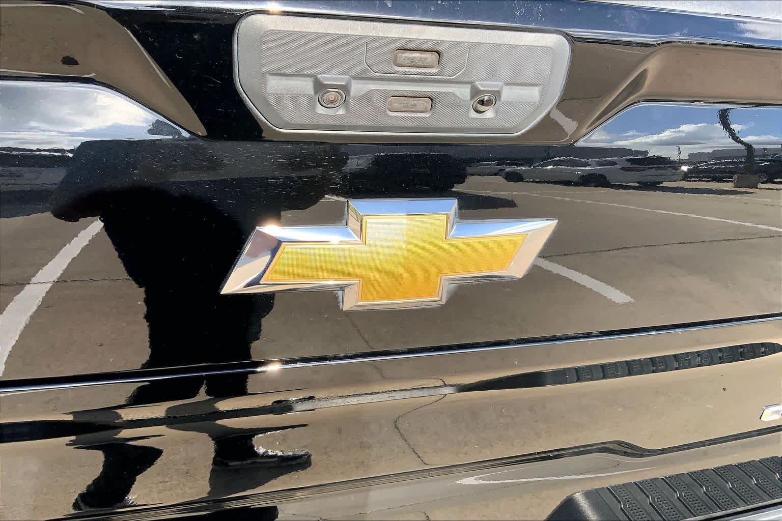 Used 2021 Black Chevrolet Custom image 10