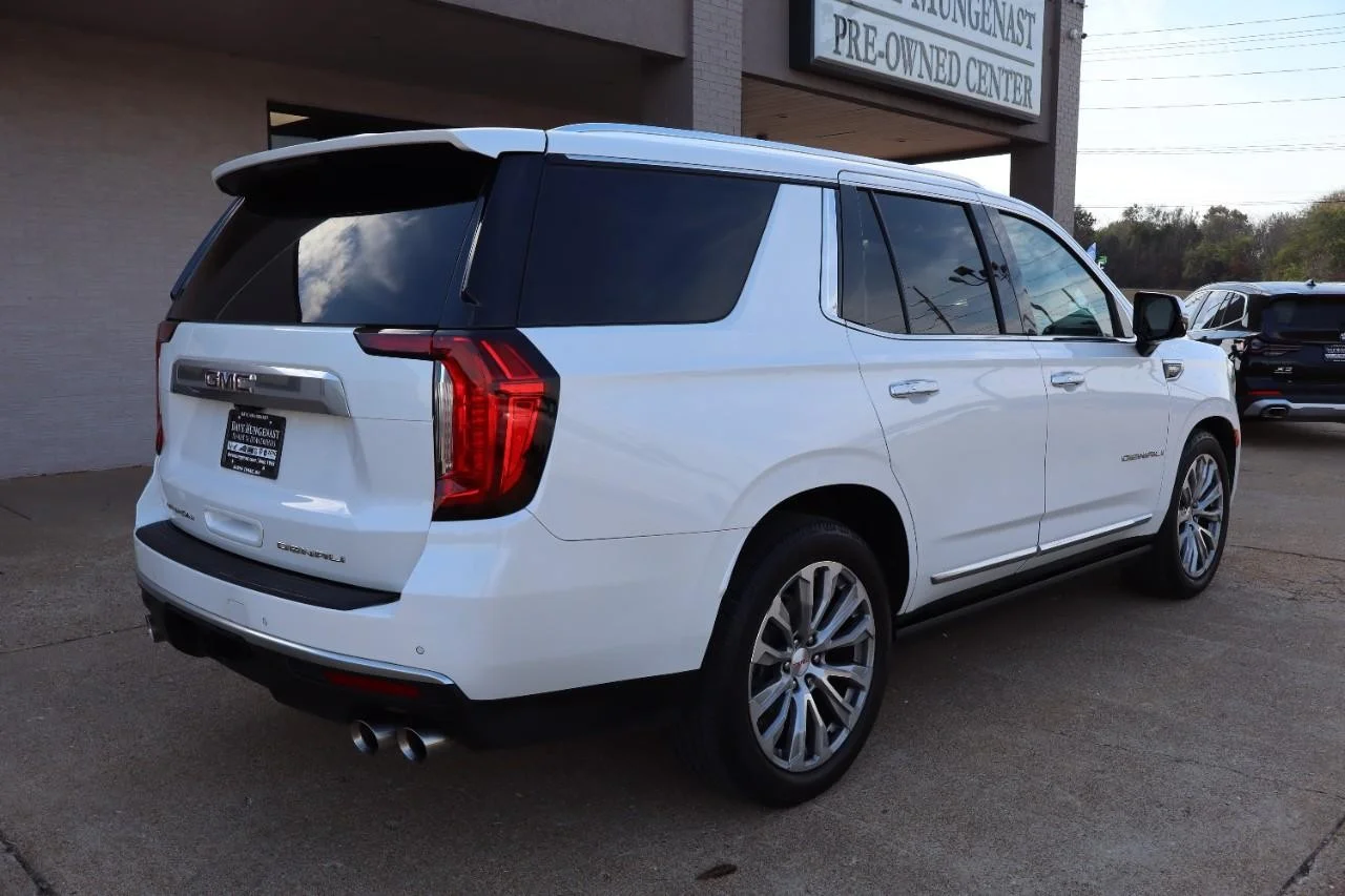 Used 2021 White Frost Tricoat GMC Denali image 6