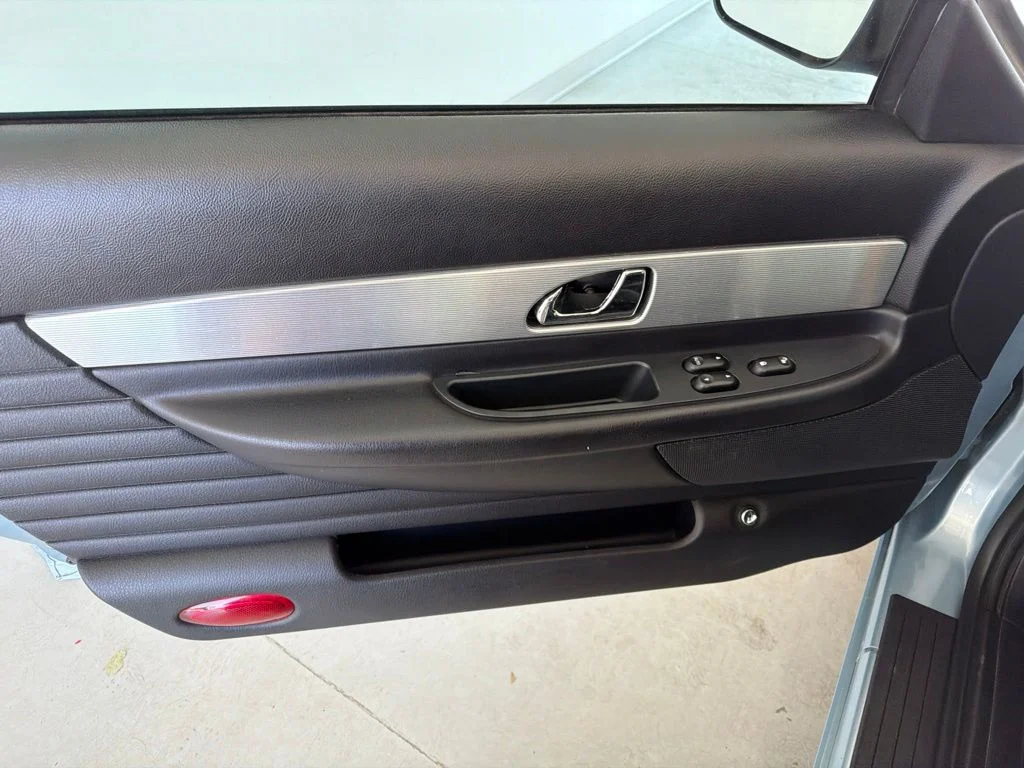 Used 2004 Light Ice Blue Metallic Ford Base image 17