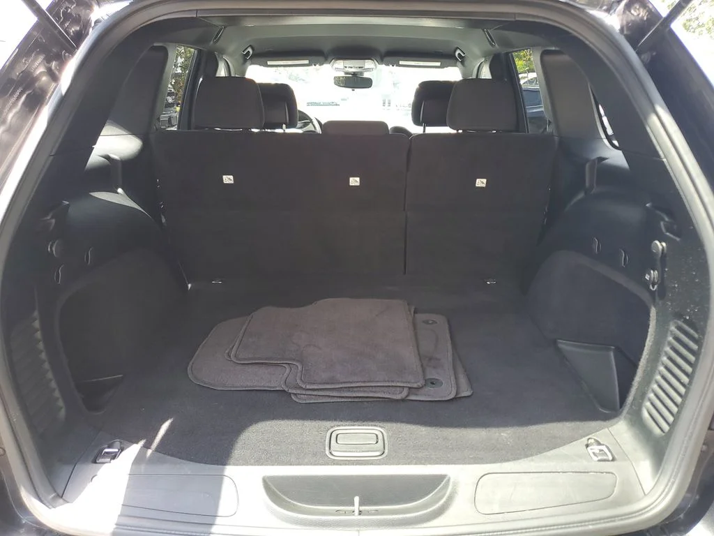 Used 2017 Gray Jeep Laredo image 10