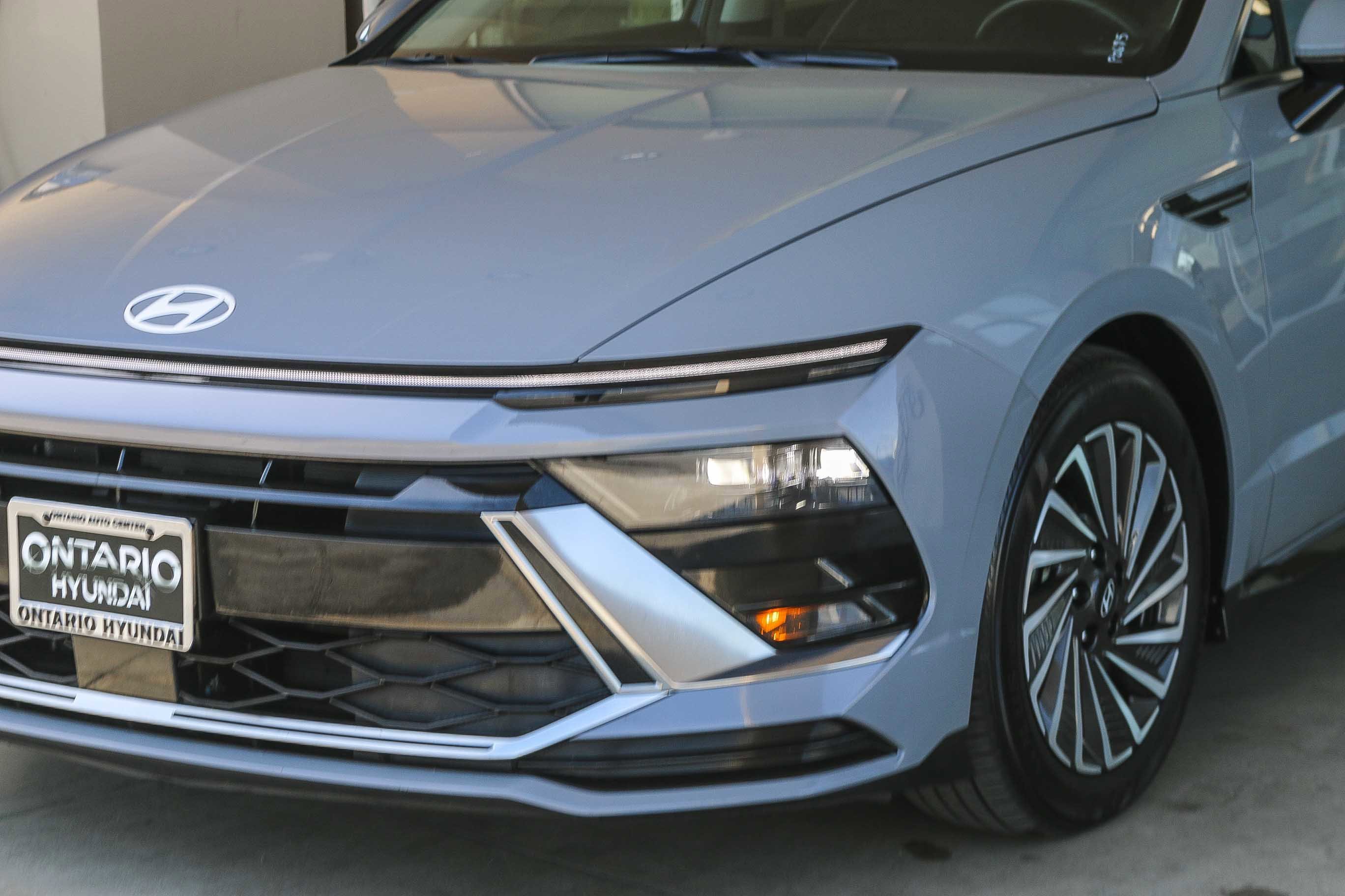 Certified Used 2025 Transmission Blue Hyundai SEL image 5