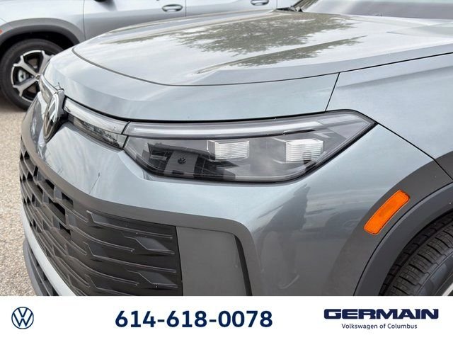 New 2026 Platinum Gray Metallic Volkswagen 2.0T SE image 12