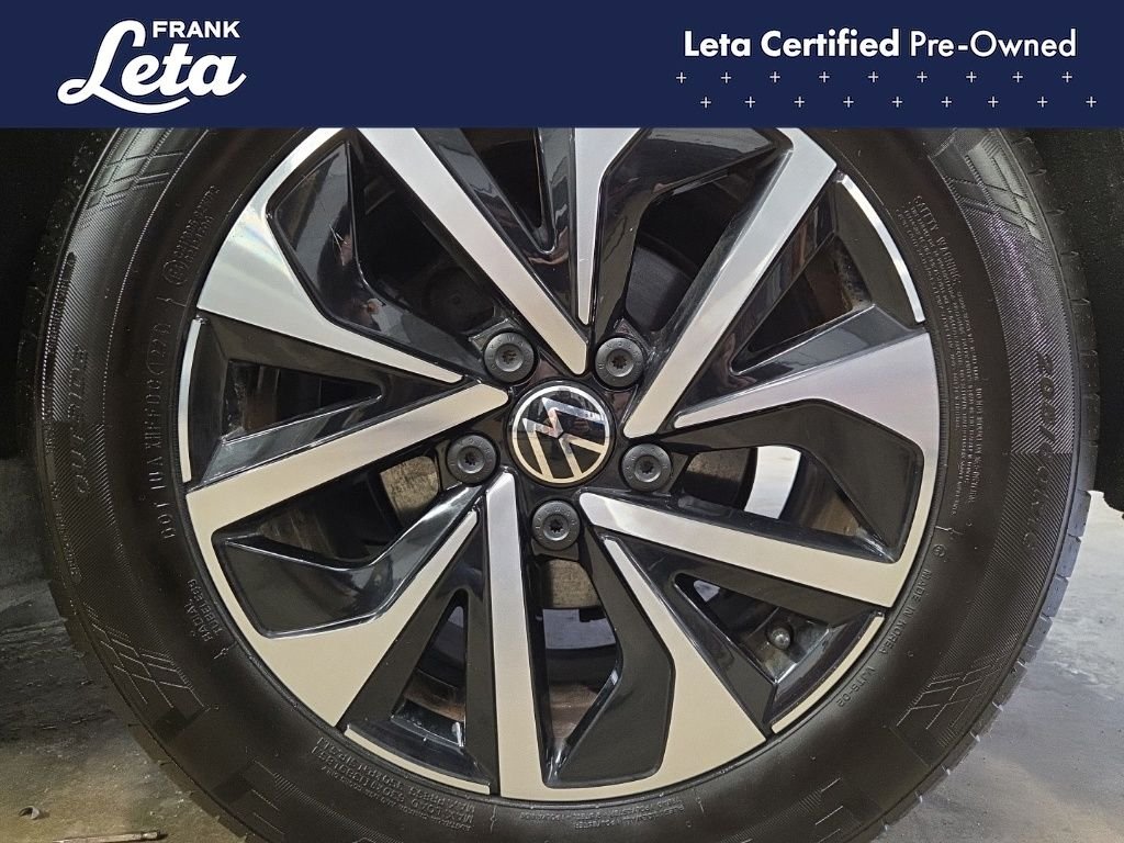 Used 2025 Deep Black Pearl Volkswagen  image 14