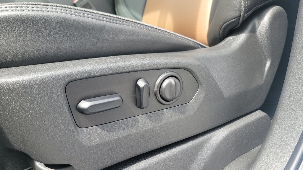 Used 2020 Beige Chevrolet High Country image 16