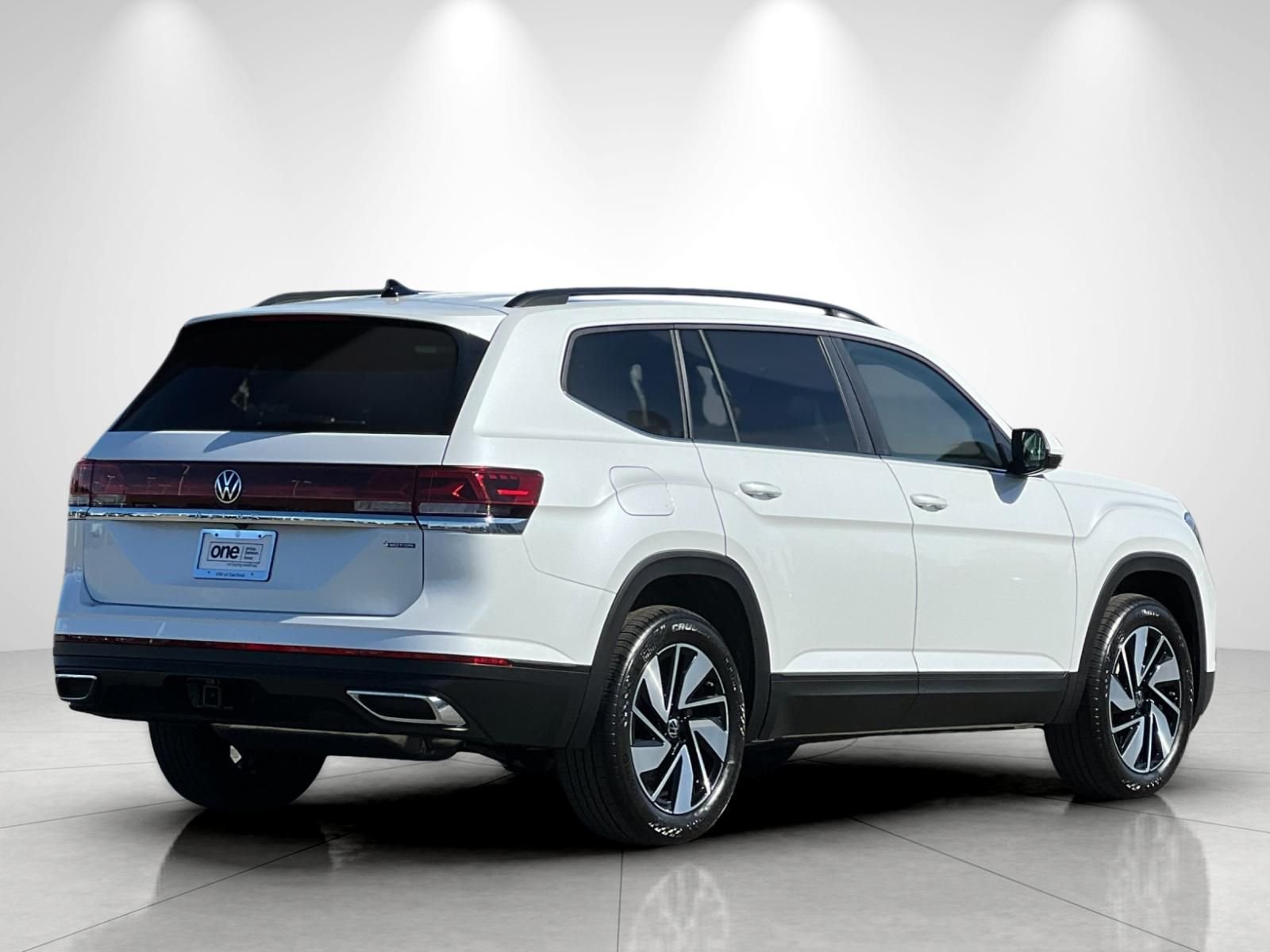 New 2026 Opal White Pearl Volkswagen SE w/Technology image 5