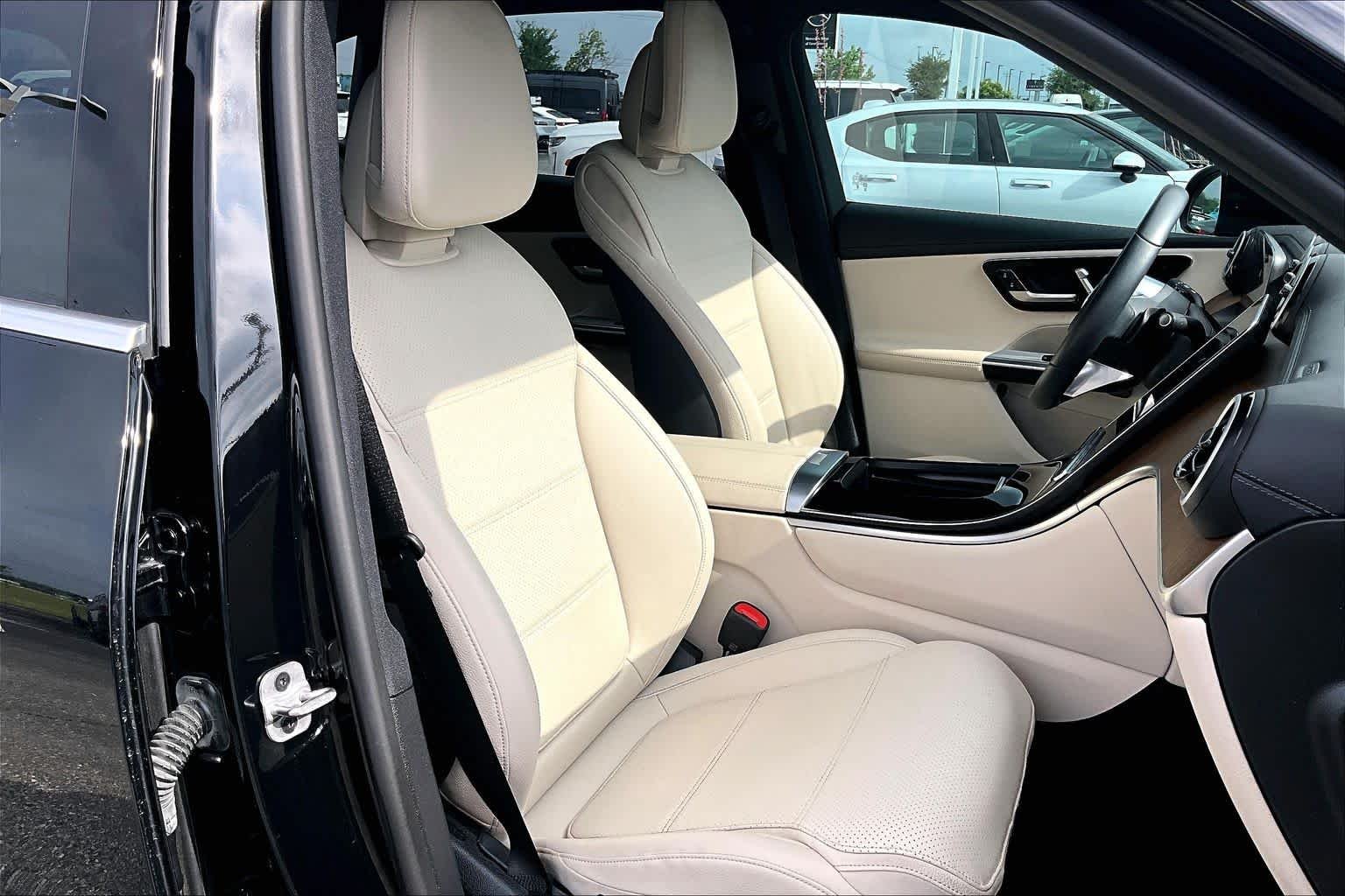 Used 2024 Black Mercedes-Benz GLC 300 image 9