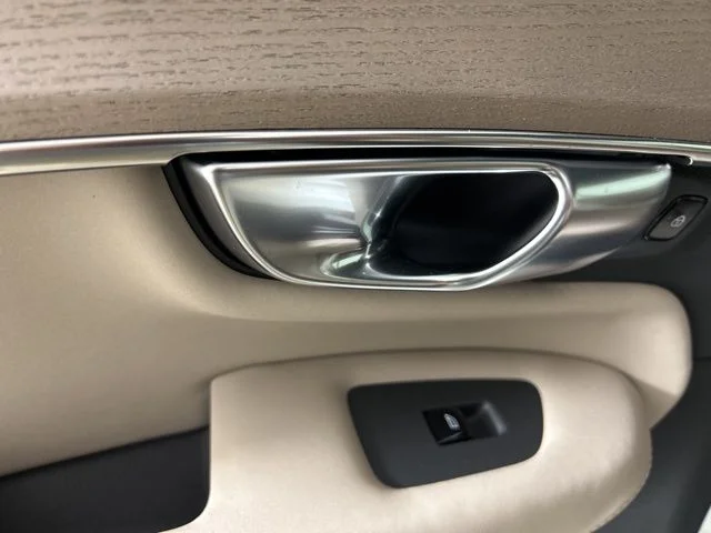 2025 Volvo XC90 Core - Photo 37