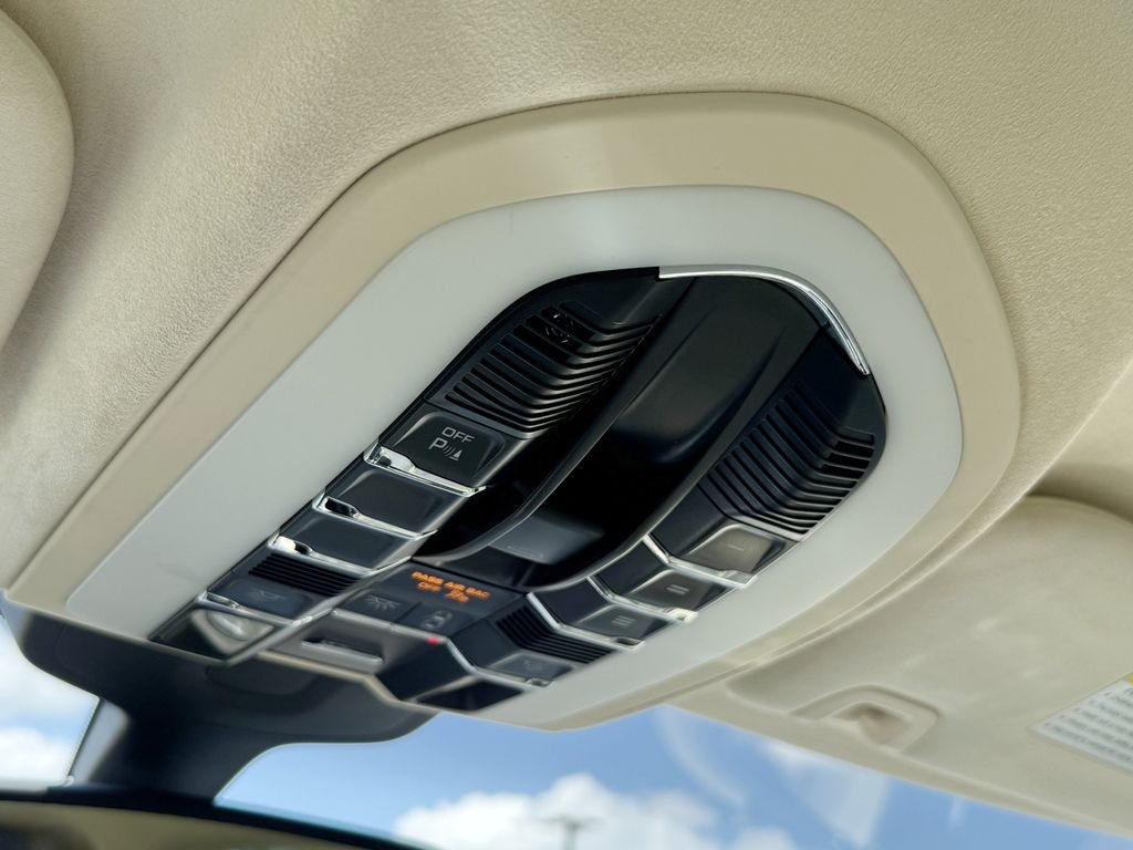 Used 2013 Black Porsche Turbo image 26