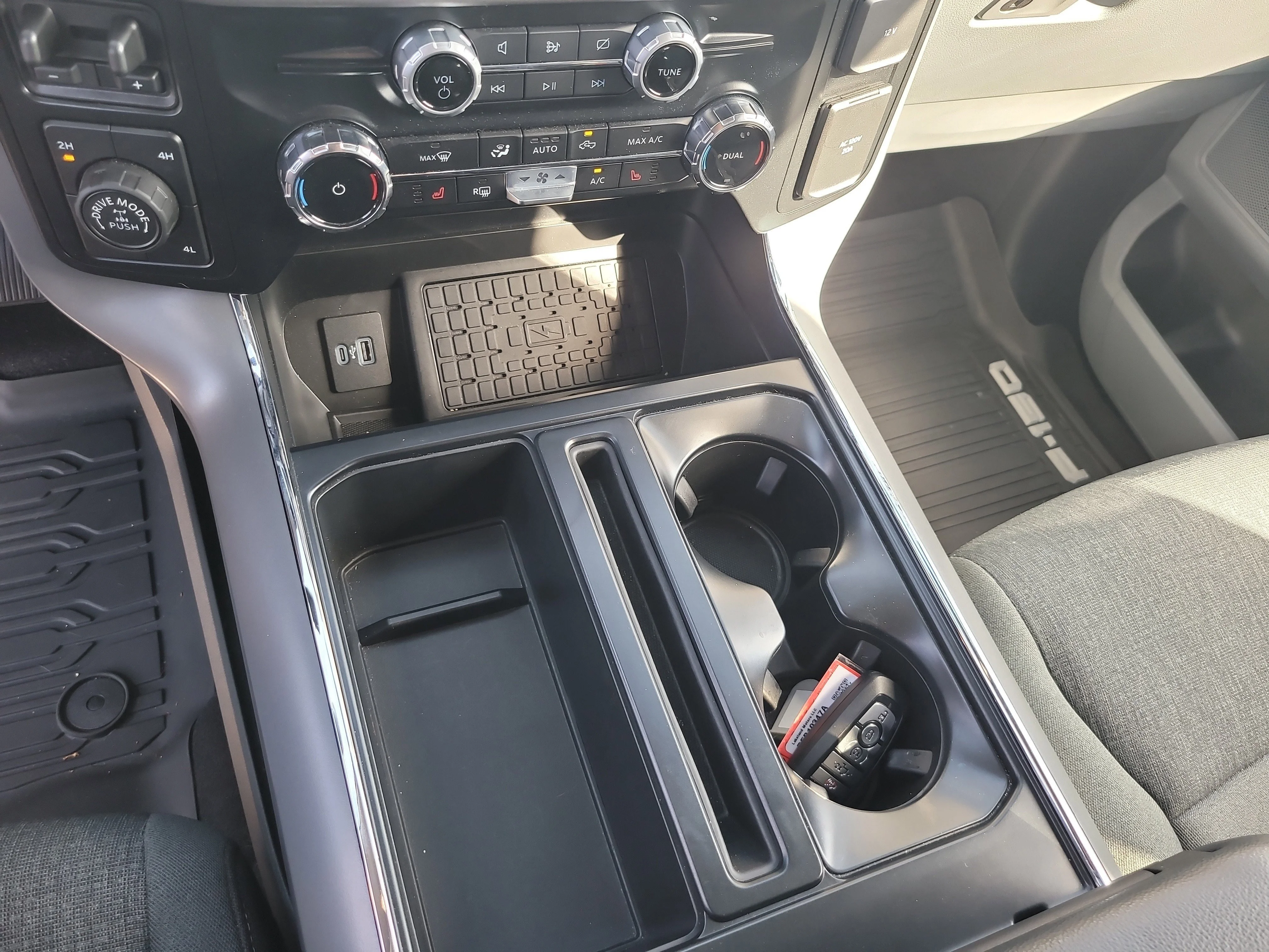Used 2024 Bronze Metallic Ford XLT image 26