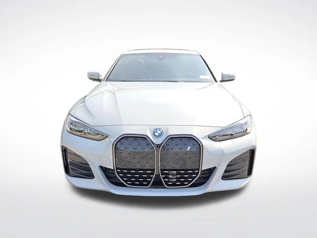 Used 2023 Gray BMW eDrive40 image 7