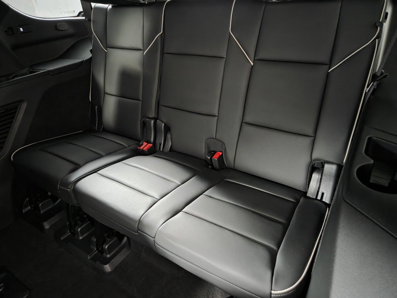 Used 2022 BLACK RAVEN Cadillac Sport image 18
