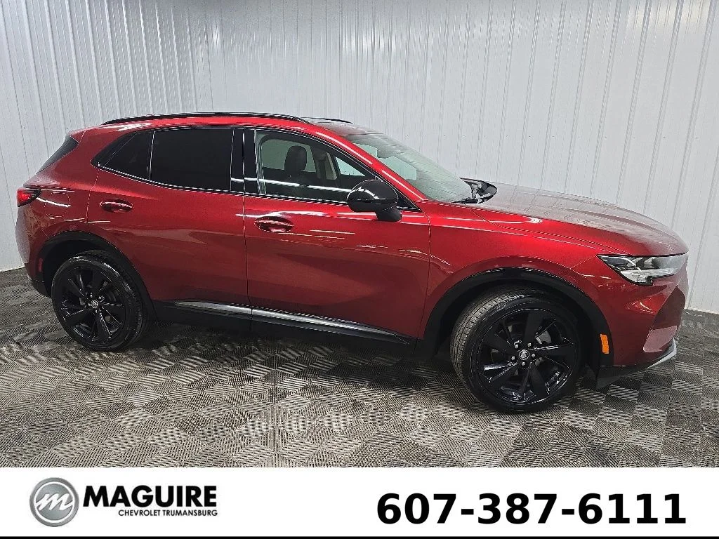 Used 2022 Red Buick Essence image 1
