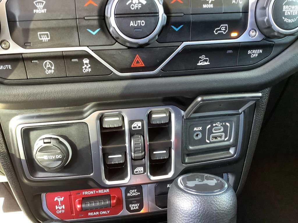 Used 2025 Red Jeep Rubicon image 27