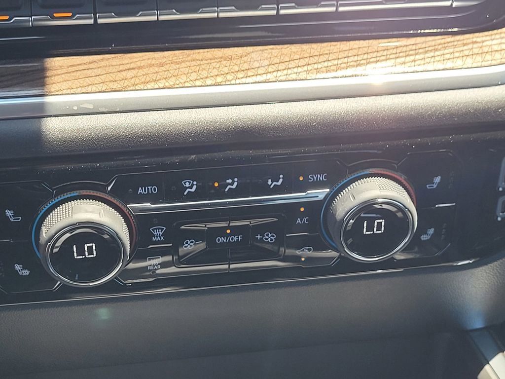 2025 Chevrolet Silverado 1500 LT - Photo 18