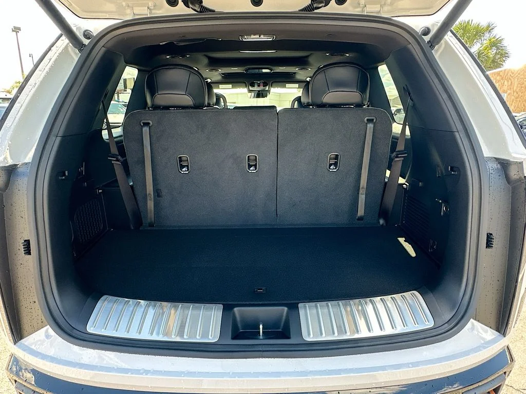 New 2027 Glacial White Pearl Kia X-PRO SX image 28
