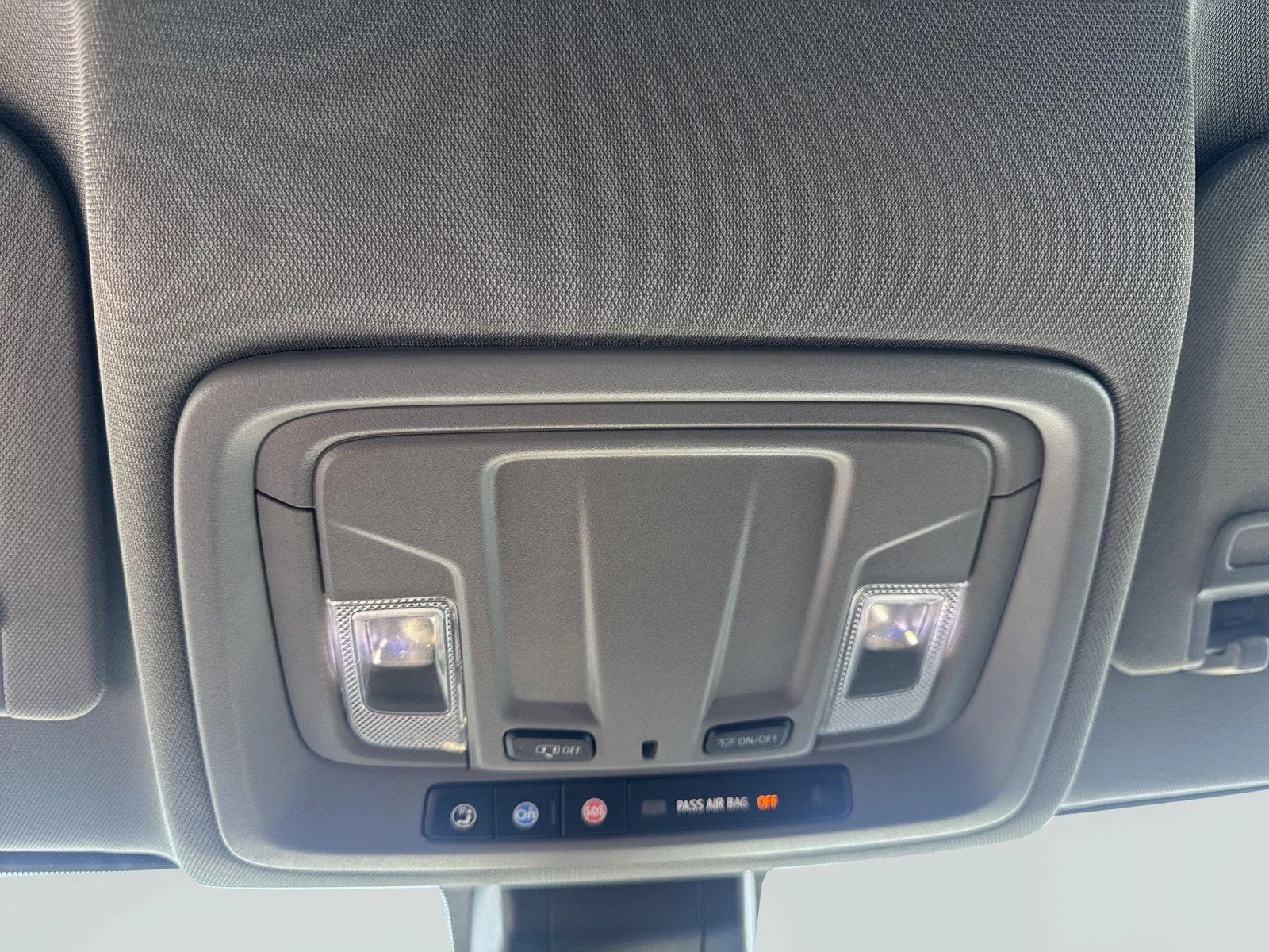 Used 2022 SILVER ICE METALLIC Chevrolet Custom image 39