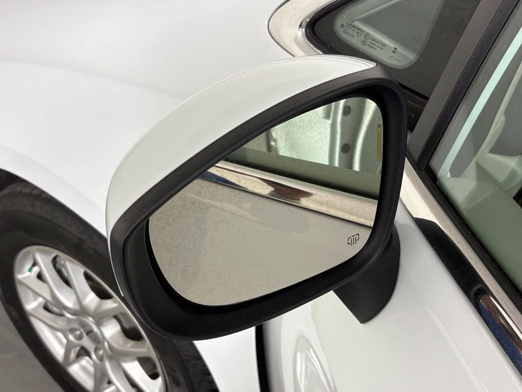 Used 2023 White Chrysler LX image 13