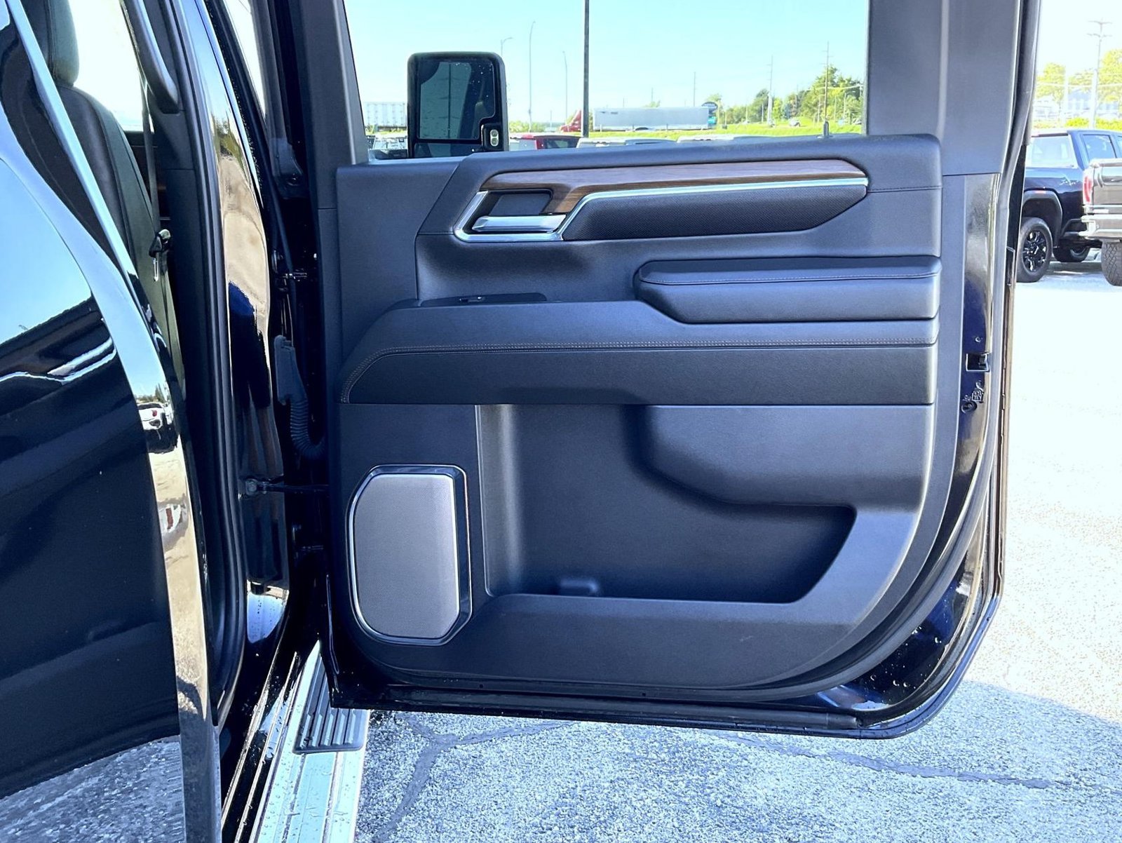 Used 2024 Black Chevrolet High Country image 17