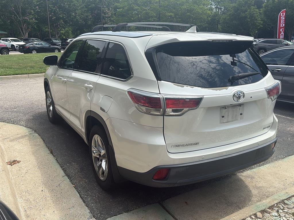 Used 2014 WHITE TOYOTA  image 5