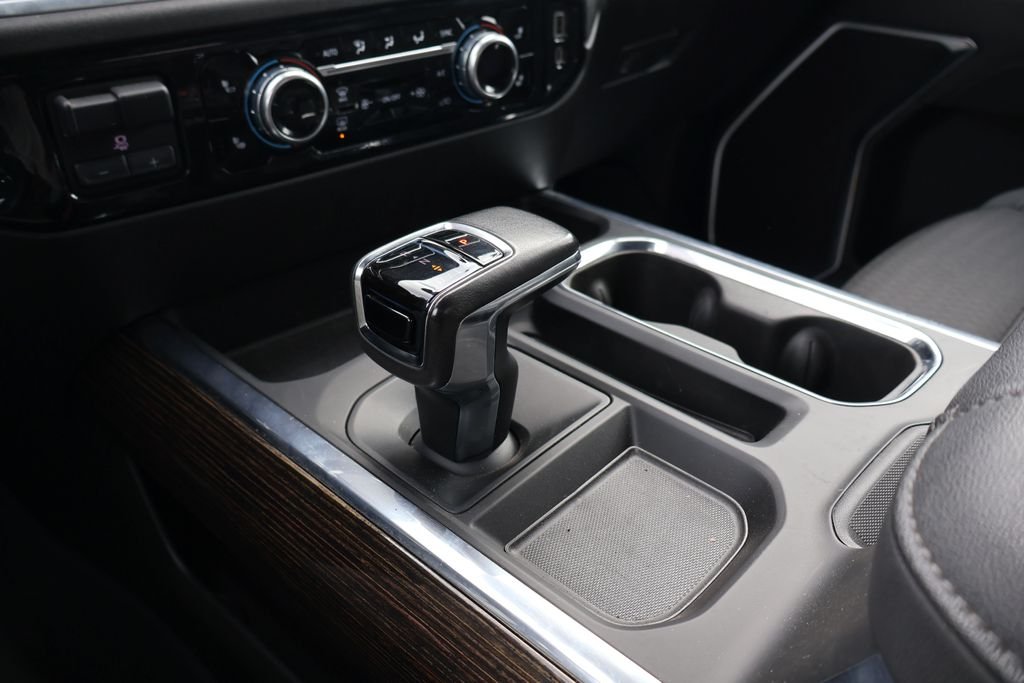 Used 2022 White GMC Elevation image 13