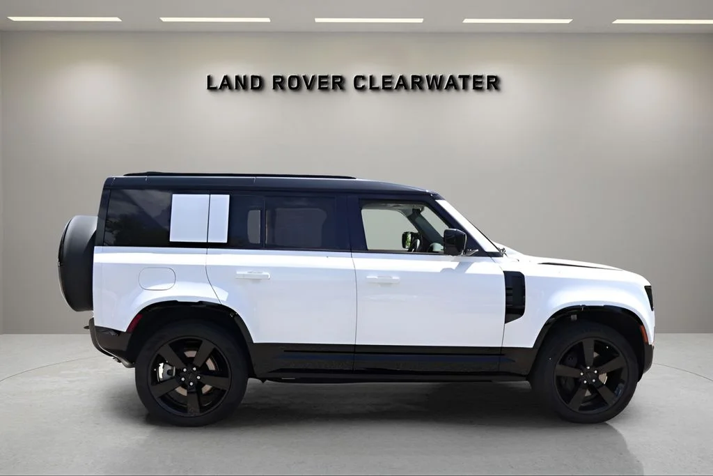 New 2026 Fuji White Land Rover X-Dynamic SE image 6