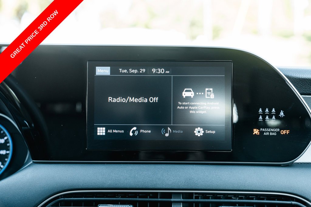 Used 2022 Abyss Black Hyundai SE image 18
