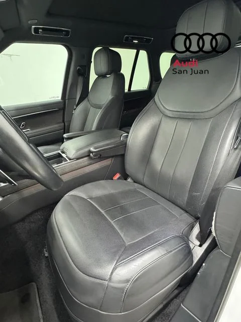 Used 2023 White Land Rover SE image 26