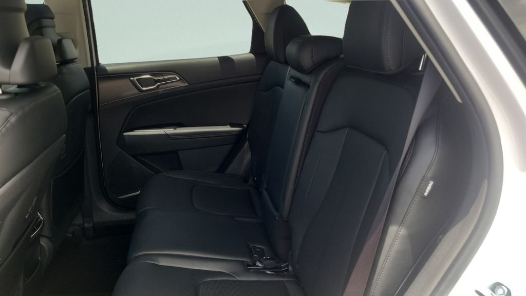 New 2026 Glacial White Pearl Kia EX image 10