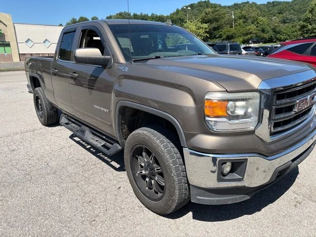 Used 2015 Brown GMC SLE image 4