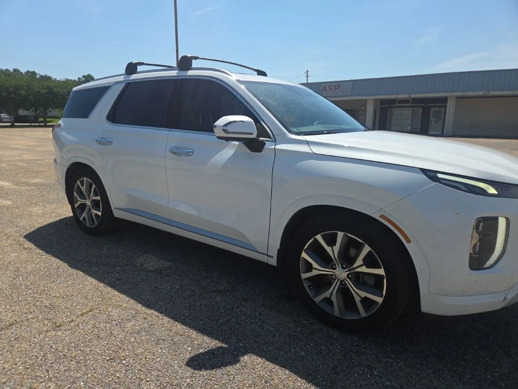 Used 2022 Hyper White Hyundai Limited image 9