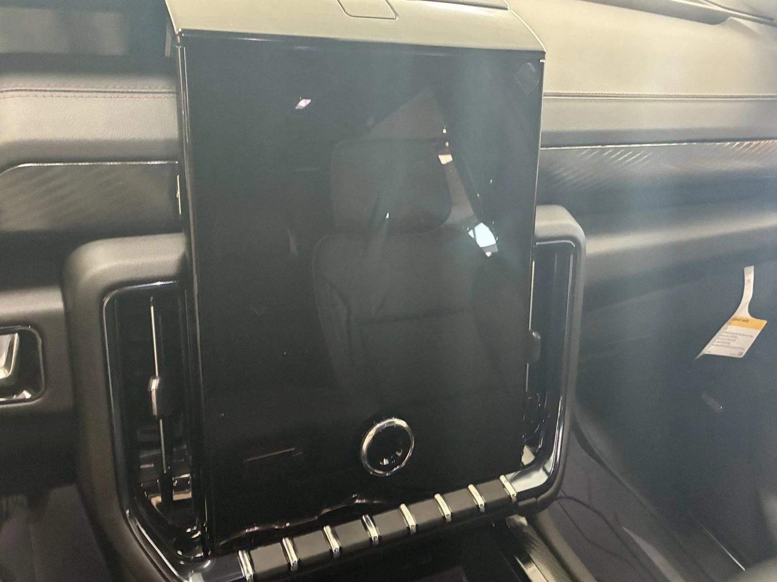 2026 GMC Yukon AT4 - Photo 22