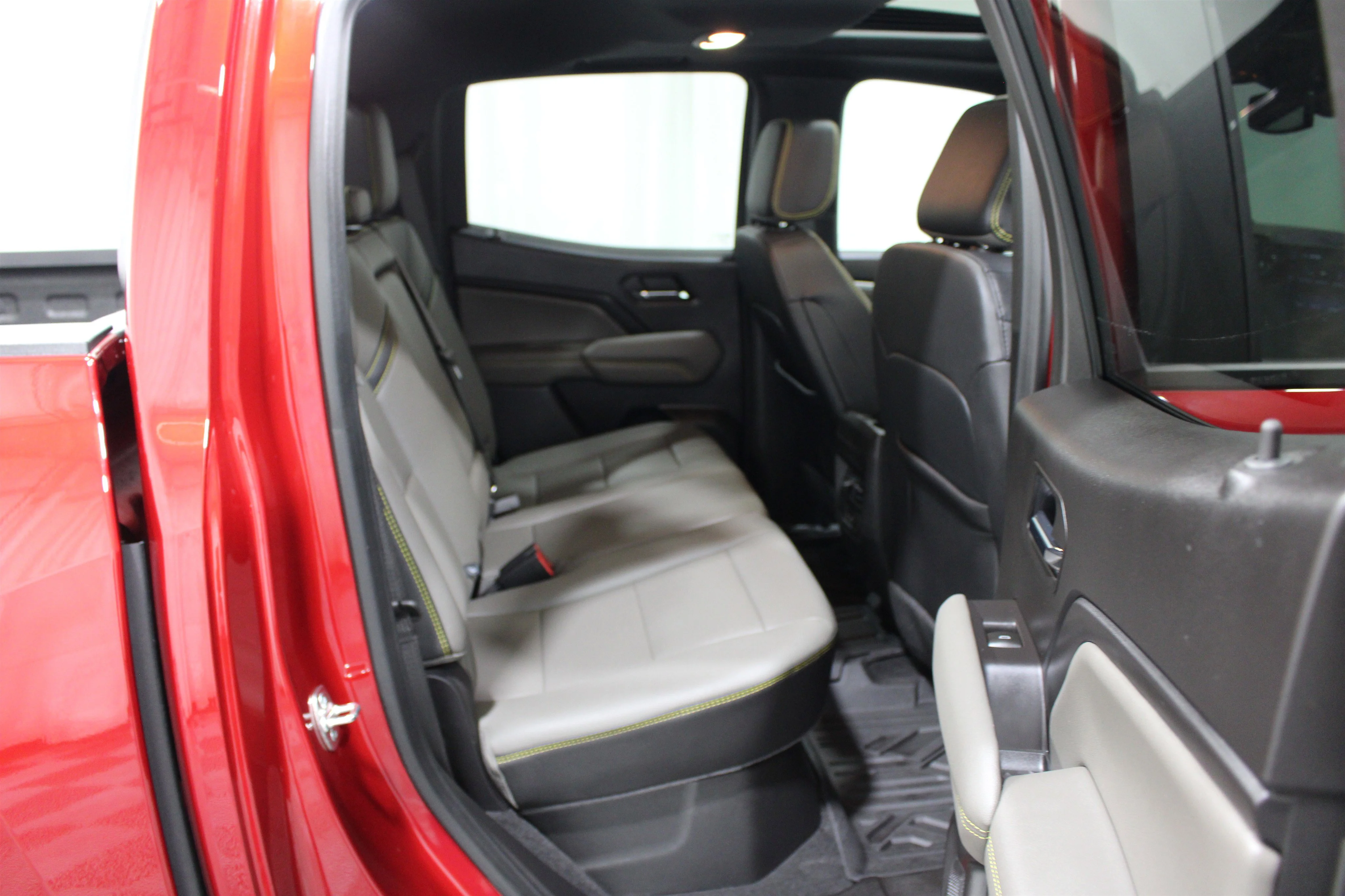 2026 Chevrolet Colorado ZR2 - Photo 25